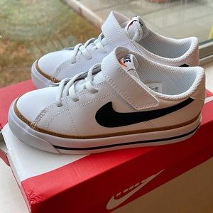 New Nike Court Legacy